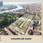 L'écrin D'or - élégant&confortable- Idéalement Situé En Centre-ville - Terrasse - Gare à 5 Min *
