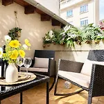 L'écrin D'or - élégant&confortable- Idéalement Situé En Centre-ville - Terrasse - Gare à 5 Min *