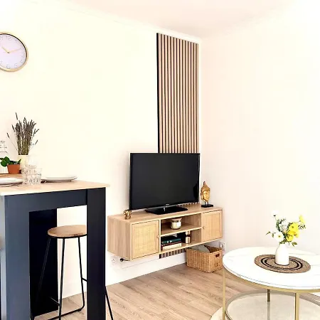 L'ecrin D'or - Elegant & Confortable- Idealement Situe En Centre-ville - Terrasse - Gare A 5 Min *