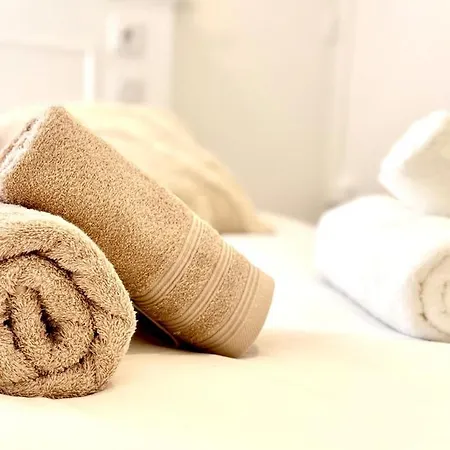 L'ecrin D'or - Elegant & Confortable- Idealement Situe En Centre-ville - Terrasse - Gare A 5 Min Lejlighed *