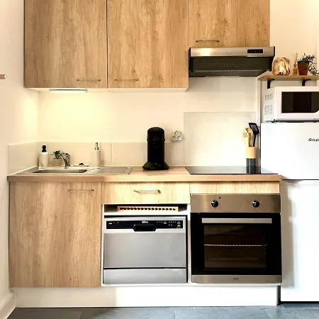 L'ecrin D'or - Elegant & Confortable- Idealement Situe En Centre-ville - Terrasse - Gare A 5 Min * Valence (Drome)