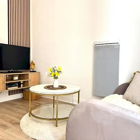 L'ecrin D'or - Elegant & Confortable- Idealement Situe En Centre-ville - Terrasse - Gare A 5 Min アパート *